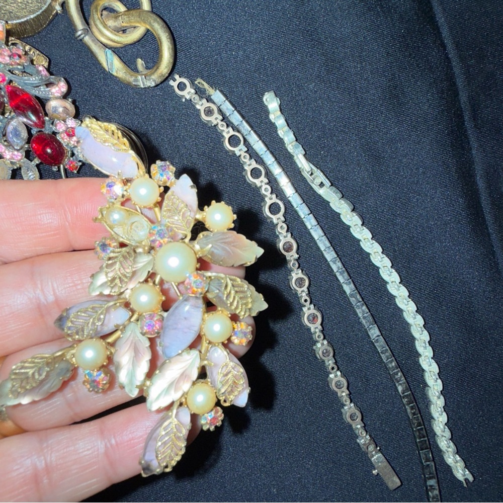 Vintage Gold and Silver Brooch Collection vintage needs repair - Picture 7 of 12